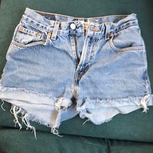 High waisted Levi shorts